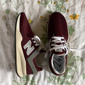 New Balance 247 Sneakers